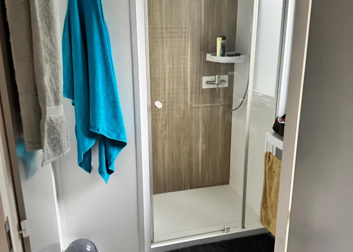 Mobil 6 A 8 Personnes Avec Jardin Camping